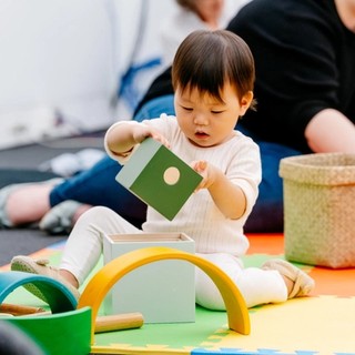 A child participating in an Art Play Date program, 2022 / Photograph: JR © QAGOMA