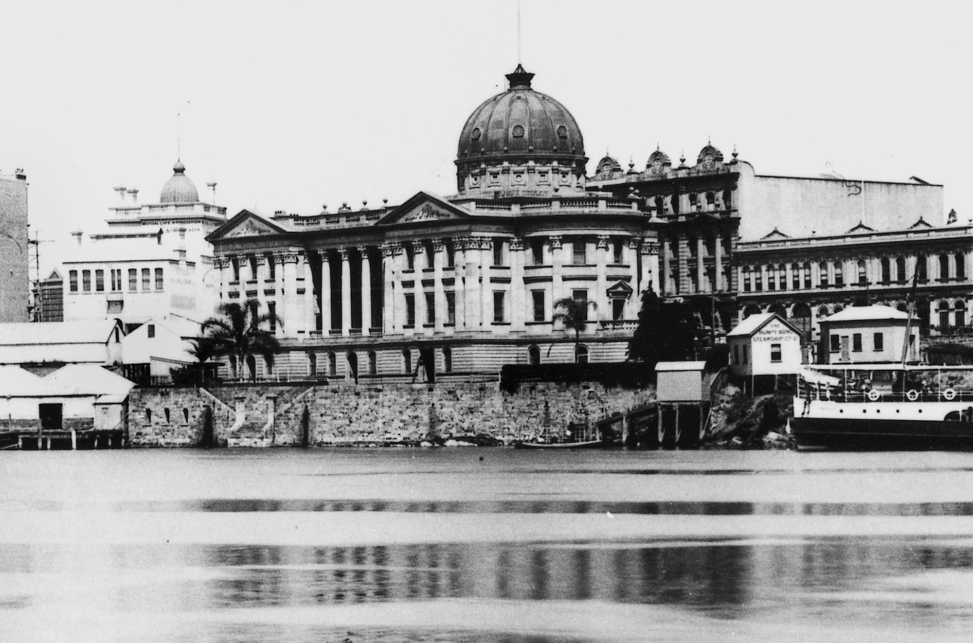 Looking across to Customs House, Brisbane / 99183505840202061 / Courtesy: John Oxley Library, State Library of Queensland, Brisbane