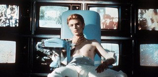 Production still from The Man Who Fell to Earth 1976 / Director: Nicolas Roeg / Image courtesy: StudioCanal Australia