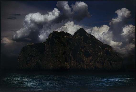 HENSON, Bill Australia b.1955 Untitled 2008-09 Archival inkjet pigment print on paper ed. 1/5 125.5 x 175.5 (sight); 135.5 x 185.5 x 3.5cm (framed) 104.5 x 155cm (comp.) Acc. 2010.340 Purchased 2010 with a special allocation from the Queensland Art Gallery Foundation