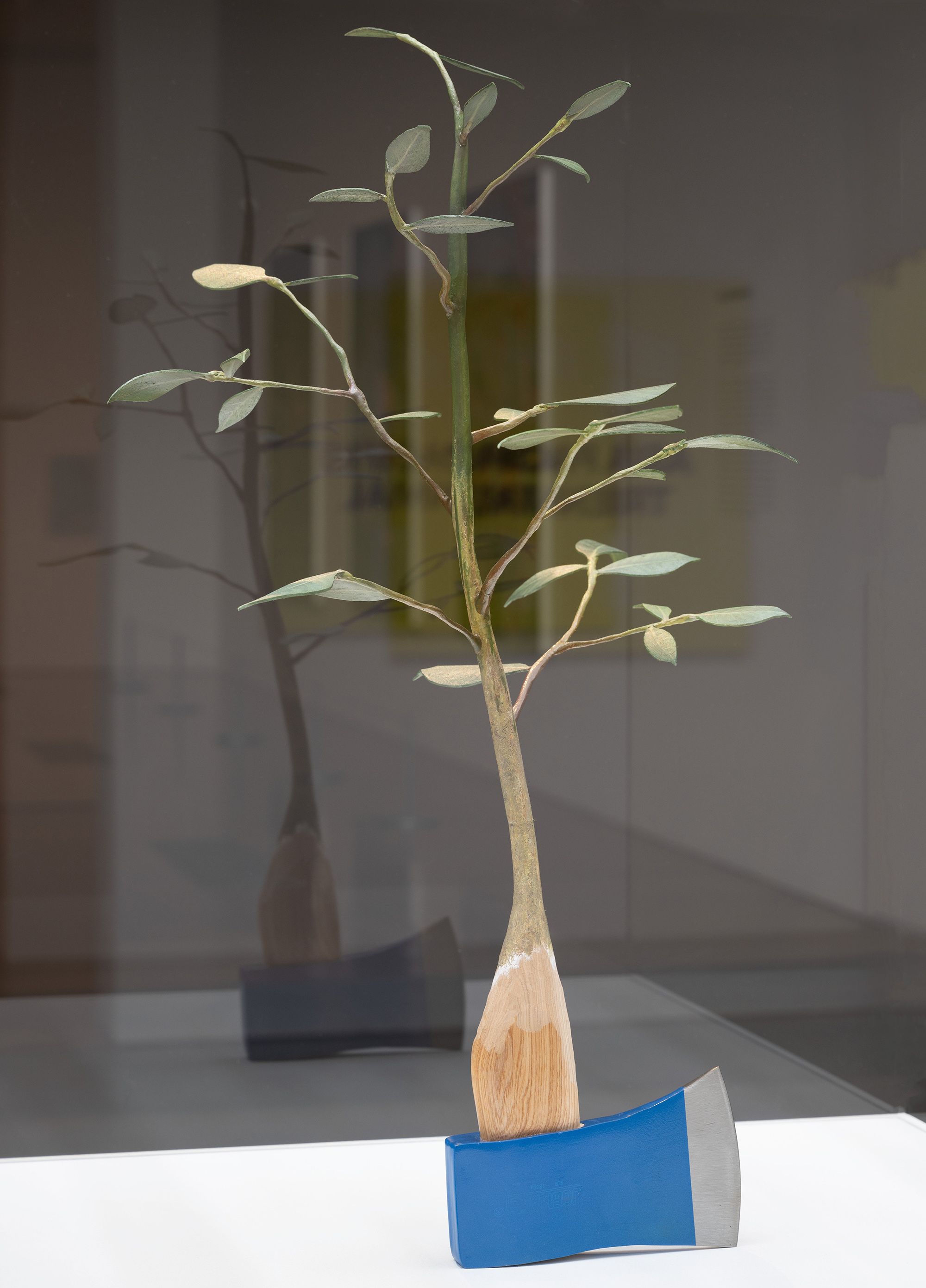 Zac Langdon-Pole, Aotearoa New Zealand b.1988 / Another World Inside this One 2024 / Axe with hickory sapling carved from readymade axe handle / 65 × 40 × 40cm (approx.) / Purchased 2024 with funds from David Thomas AM through the QAGOMA Foundation / Collection: Queensland Art Gallery | Gallery of Modern Art / © Zac Langdon-Pole