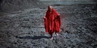 Production still from Sand 2018 / Director: Tsai Ming-liang / Image courtesy: Homegreen Films