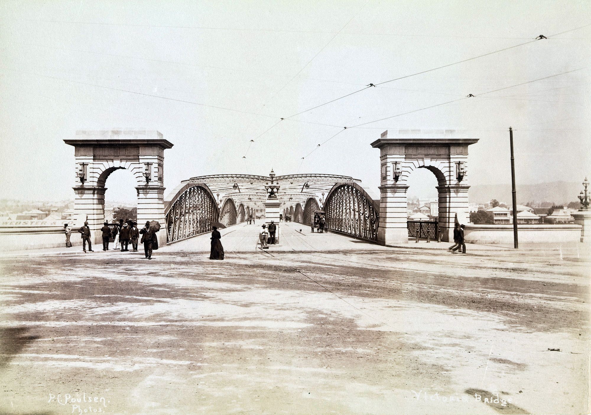 Poul C Poulsen, Australia 1857–1925 / Victoria Bridge c.1897 / Albumen photograph on paper mounted on card / 14.5 x 20.5cm / Gift of Glenn R Cooke through the QAG Foundation 2009 / Collection: Queensland Art Gallery | Gallery of Modern Art