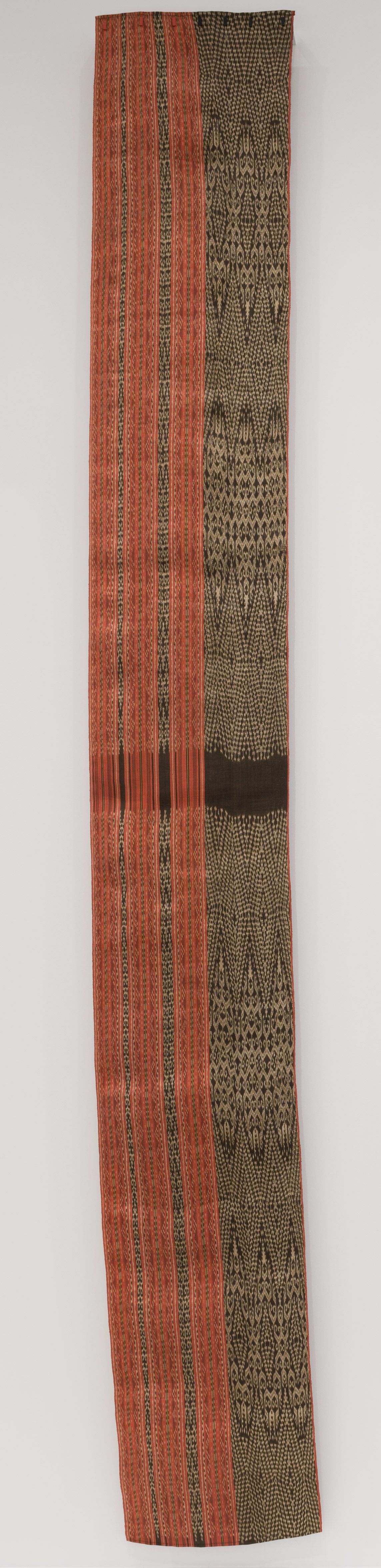 Alfred (Soy) Sarino / Blaan people / The Philippines b.1992 / Lives and works in Towak, Matanao, Davao del Sur province, Mindanao, The Philippines / Tabih ikat 2024 / Abaca fibre, natural dyes / Purchased 2024 with funds from the Bequest of Noela Clare Deutscher, in memory of her parents, A. Evans Deutscher and Clare Deutscher, through the Queensland Art Gallery | Gallery of Modern Art Foundation / © Alfred (Soy) Sarino / Photograph: C Callistemon, QAGOMA