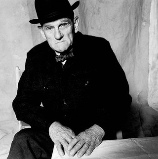 Michel Lawrence Australia b.1948 Sam Fullbrook 1986 Black-and-white gelatin silver photograph / 44 x 44cm / Purchased with the assistance of the Victorian Regional Galleries Art Foundation Trust and Percy Leason Bequest Fund, 1992 / Collection: Castlemaine Art Gallery and Historical Museum Acc. PC36
