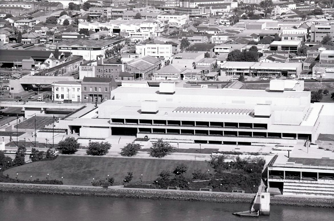 Queensland Art Gallery, South Bank and surrounding South Brisbane, 15 June 1982 / BCC-B120-7876 / Courtesy: Brisbane City Council