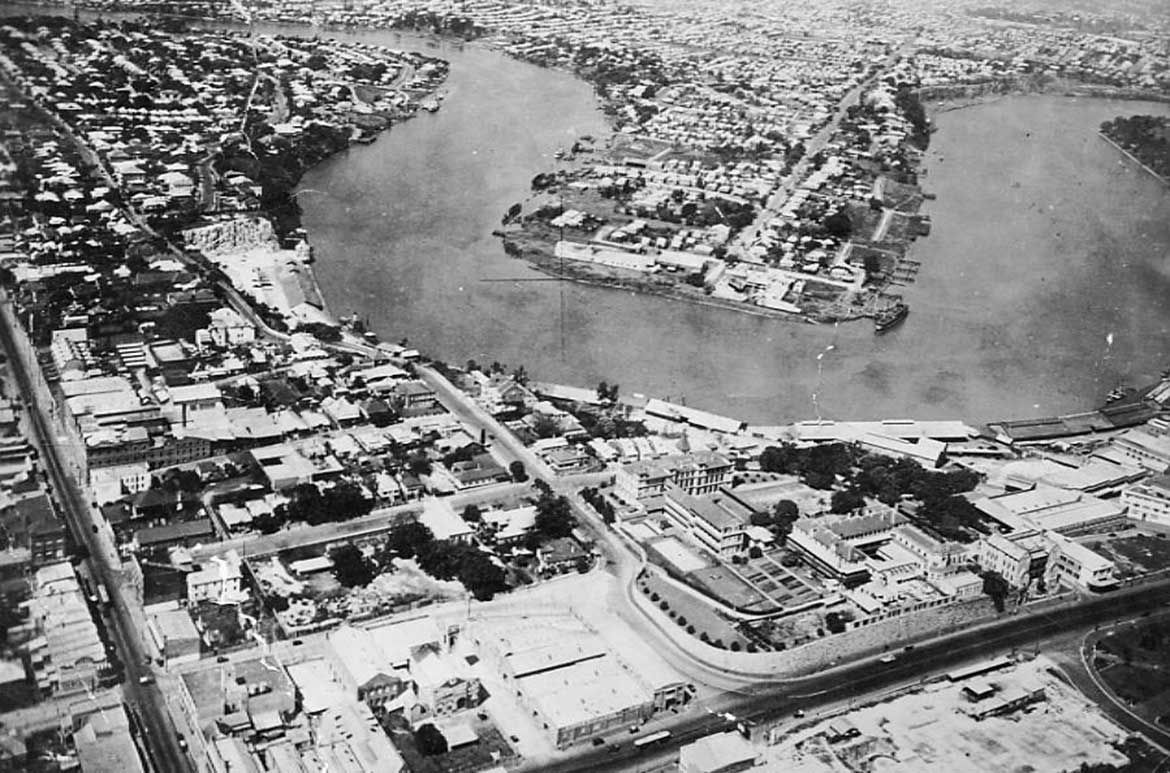 Aerial View Fortitude Valley and Kangaroo Point 1931. Site of Proposed Story Bridge / Courtesy: Brisbane Images, Brisbane City Council.