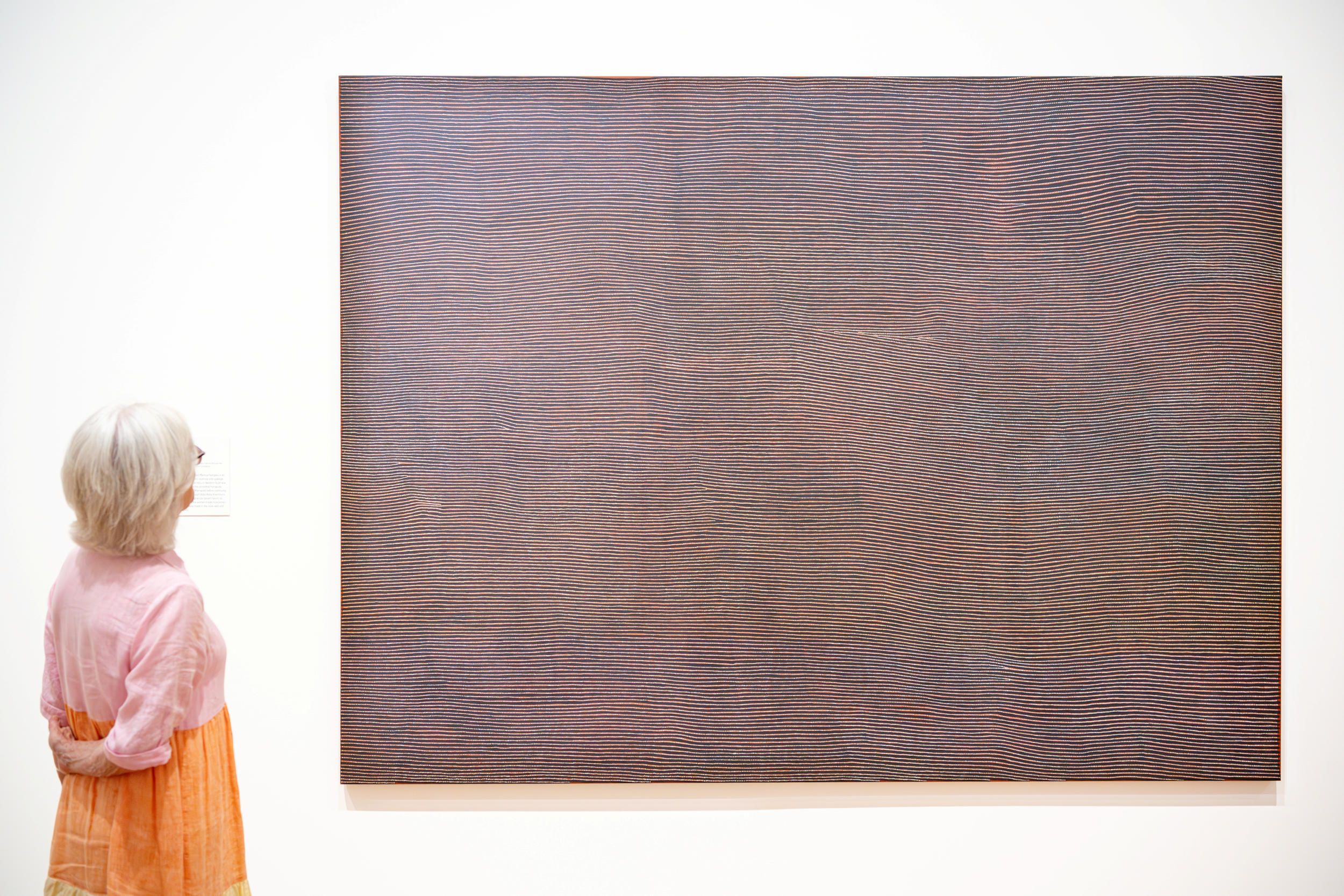 Mantua Nangala, Pintupi people, Australia b.c.1959 / Untitled (installation view) 2019 / Synthetic polymer paint on canvas / 183 x 284cm / Purchased 2022 with funds from the Contemporary Patrons through the Queensland Art Gallery | Gallery of Modern Art Foundation / Collection: Queensland Art Gallery | Gallery of Modern Art © Mantua Nangala