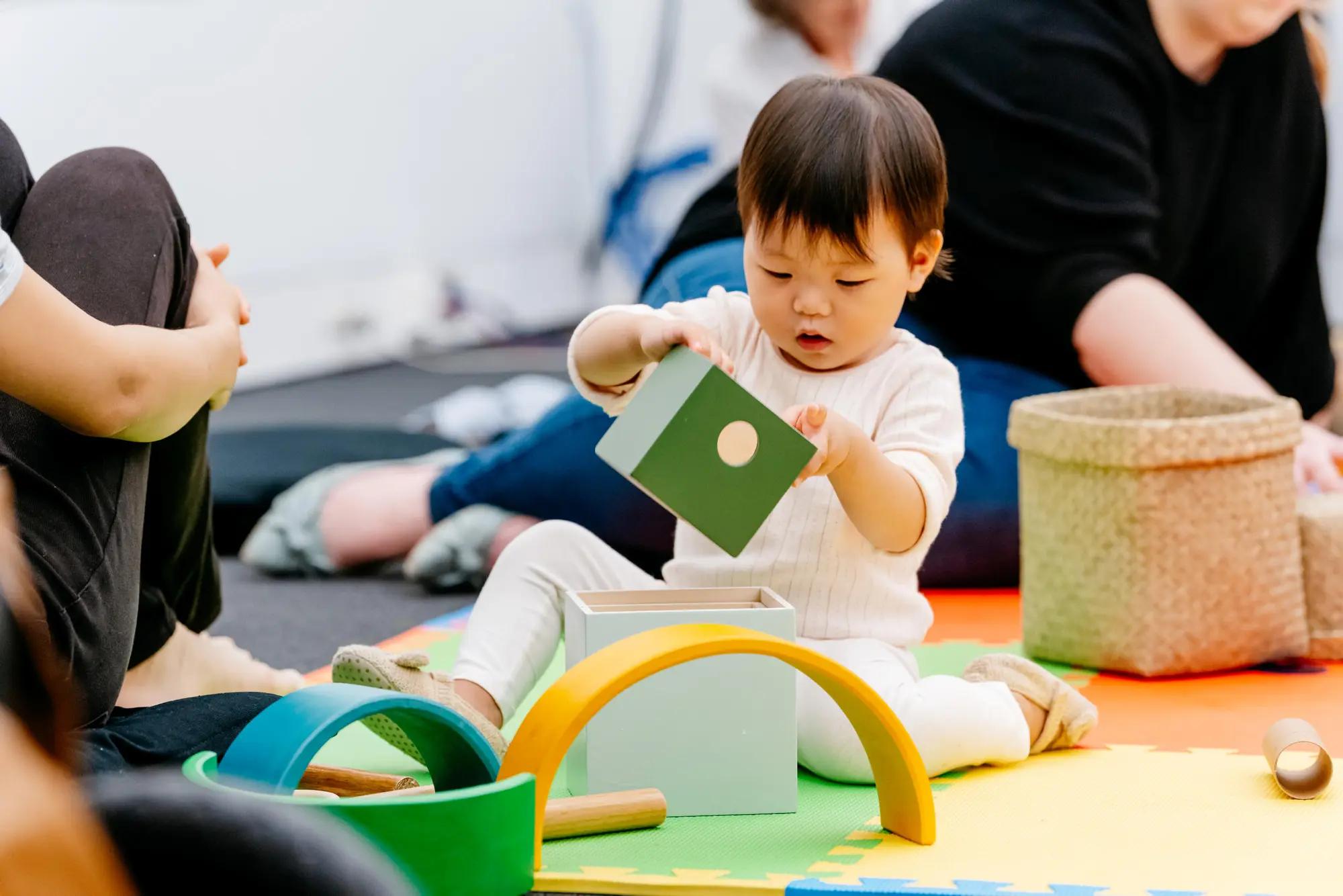 A child participating in an Art Play Date program, 2022 / Photograph: J Ruckli © QAGOMA