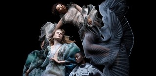 Iris van Herpen (designer), Netherlands b.1984,Carla van de Puttelaar (photographer), Netherlands b.1967 / Synergia Series 2021 / Photograph: Carla van de Puttelaar / © Carla van de Puttelaar