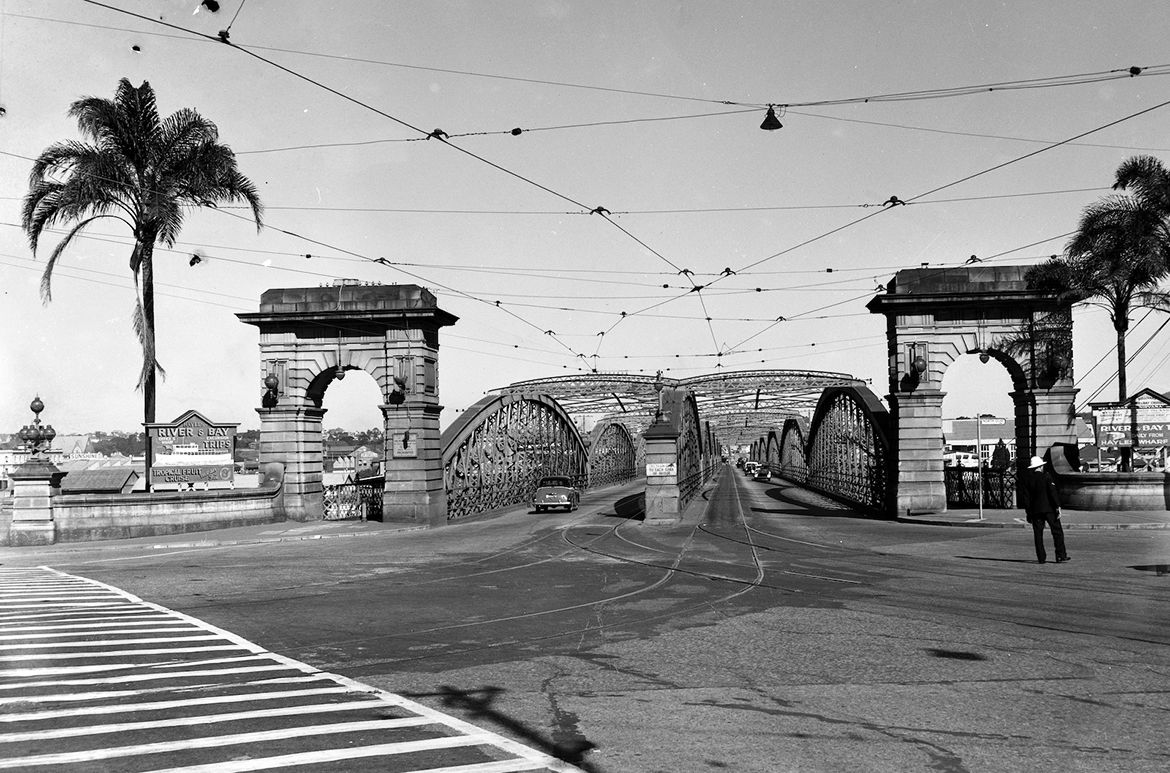 William Arthur Jones (Photographer) / Office and wharf signage for ‘Hayles River & Bay Excursion Trips’ at North Quay c.1950s / 99184250441202061 / Courtesy: John Oxley Library, State Library of Queensland, Brisbane