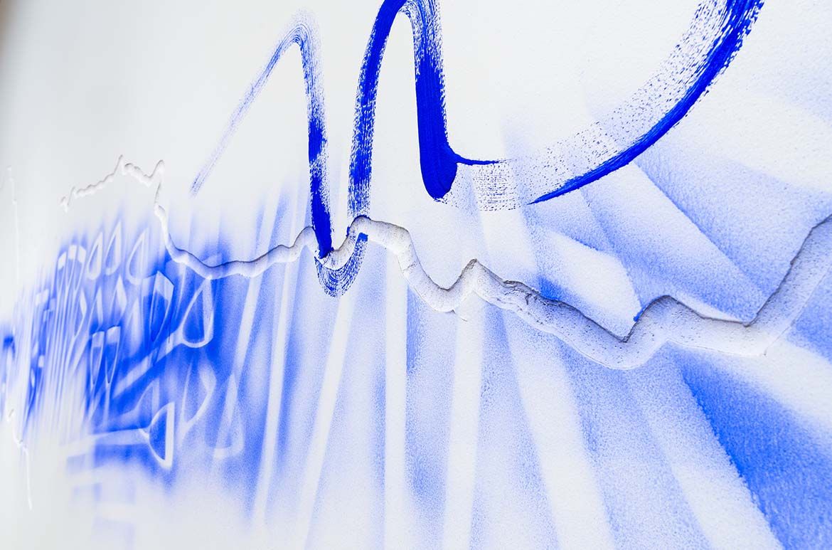 D Harding, Bidjara, Ghungalu and Garingbal peoples, Australia b.1982 / Wall Composition in Reckitt’s Blue (detail) 2017 / © D Harding