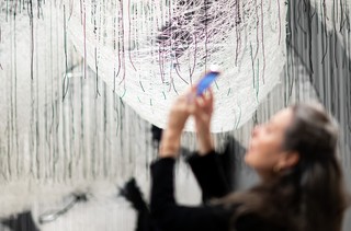 Chiharu Shiota, Japan/Germany b.1972 / Installation view of Where are we going? 2017/2022 in ‘The Soul Trembles’, Gallery of Modern Art, Brisbane / White wool, wire, rope / © Chiharu Shiota / Courtesy: Galerie Templon, Paris/Brussels / Photograph: C Callistermon © QAGOMA