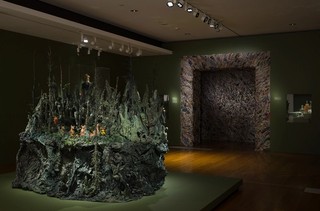 Zhang Xu Zhan, Taiwan b.1988 / Compound eyes of tropical 2020–22/2024, installation view ‘The 11th Asia Pacific Triennial of Contemporary Art’ 2024 / Single-channel 4K video installation: colour, sound, 16 minutes, ed. 6/6; wire, newspaper, glazed paper, paste, plastic beads, accessories / 5 puppets: 5 bases / Lakeview Square – Gamelan Band 2021–22 / Wire, newspaper, glazed paper, paste, plastic beads, accessories / Purchased 2024. QAGOMA Foundation / Collection: Queensland Art Gallery | Gallery of Modern Art / © Zhang Xu Zhan / Photograph: C Callistemon © QAGOMA
