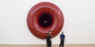 Anish Kapoor, England b.1954 / Untitled 2006-07 / Resin fibreglass and lacquer / Commissioned 2006 with funds from the Queensland Art Gallery Foundation in recognition of the contribution to the Gallery by Doug Hall, AM (Director 1987-2007) / Collection: Queensland Art Gallery / © The artist