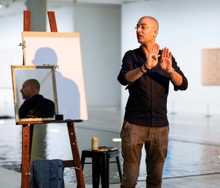 Dr Bill Platz presenting 'Sip and Sketch' for the Business Leaders Network / May 2023/ Queensland Art Gallery, Brisbane / Photograph: C Callistemon, QAGOMA