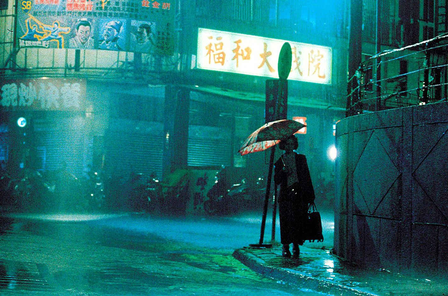 Production still from Goodbye, Dragon Inn 2003 / Director: Tsai Ming-liang / Image courtesy: Homegreen Films