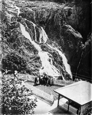 Harriett Pettifore Brims 1864-1939 / Viewing platform at Barron Falls / 31054-0001-0230 / Courtesy: John Oxley Library, State Library of Queensland, Brisbane