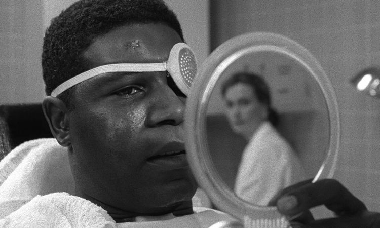 Production still from Suture 1993 / Directors: Scott McGehee, David Siegel / Image courtesy: Big Creek Projects