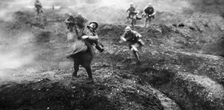 Production still from Verdun, visions d’histoire 1928 / Director: Léon Poirier | Image courtesy: La Cinémathèque de Toulouse