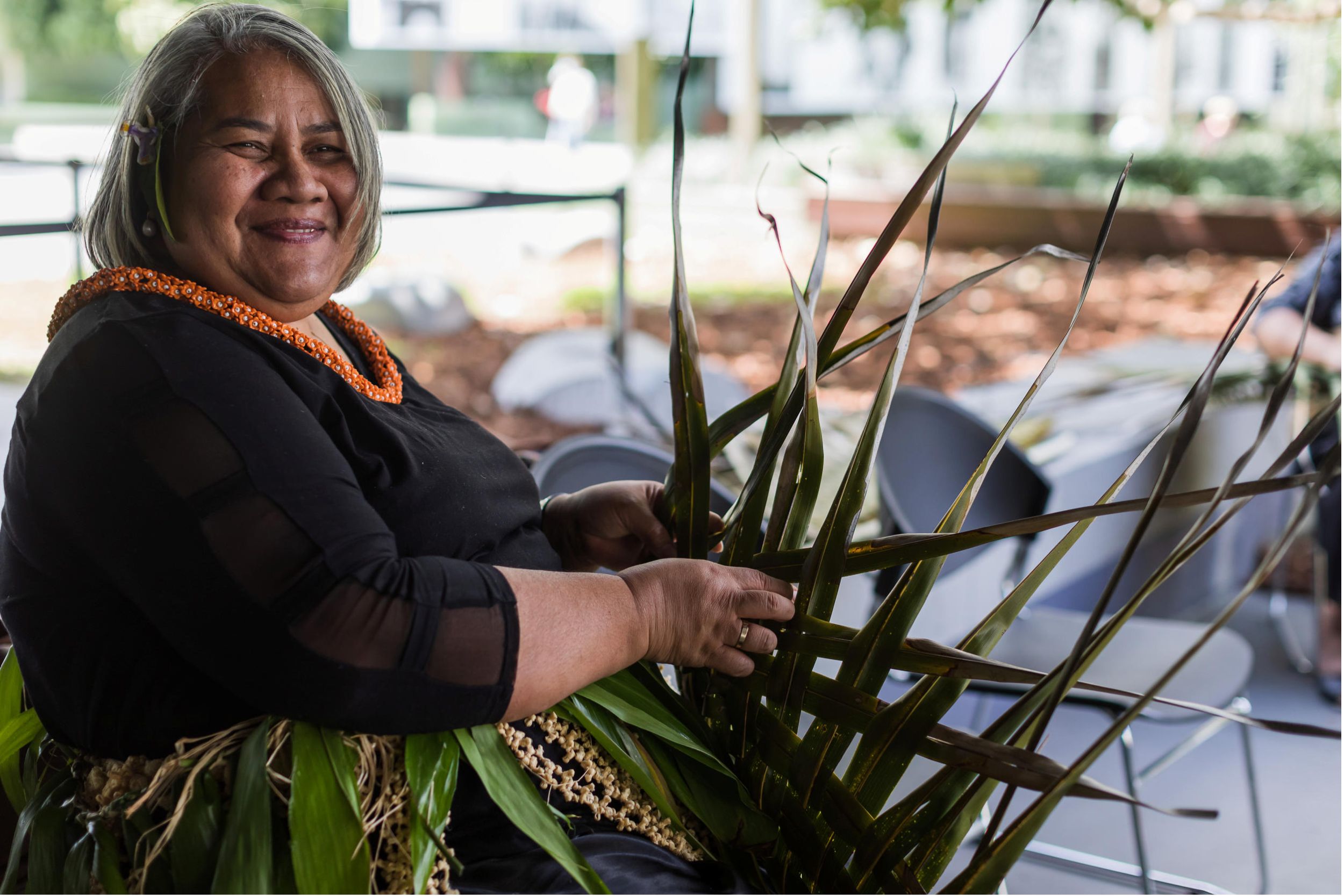 Tongan weaving workshop presented as part of APT10 / February 2022 / Photography: Katie Bennett, QAGOMA