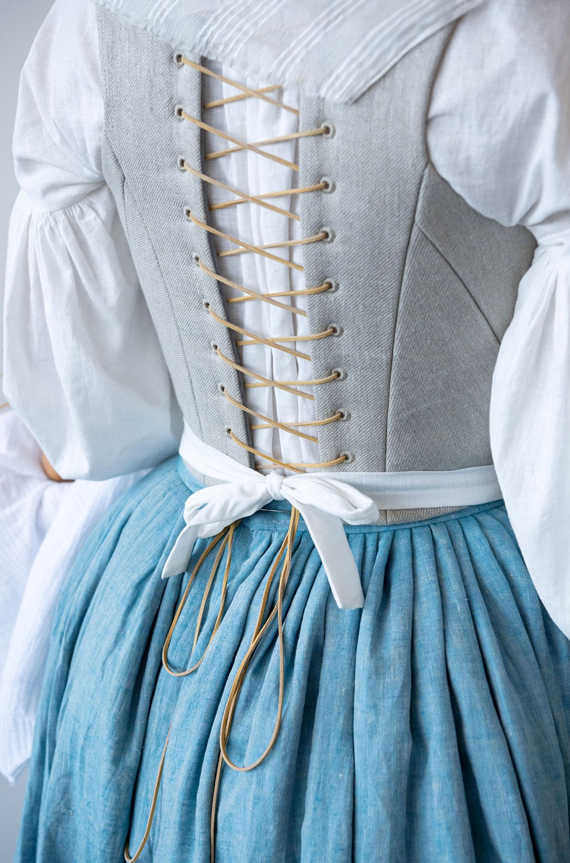 Paintings are brought to life by live costumed models in The Studio from 11:00am to 3:30pm daily