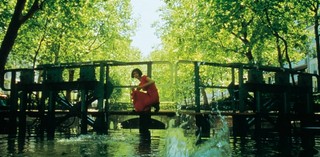 Production still from Amélie 2001 / Director: Jean-Pierre Jeunet / Image courtesy: Icon Film Distribution
