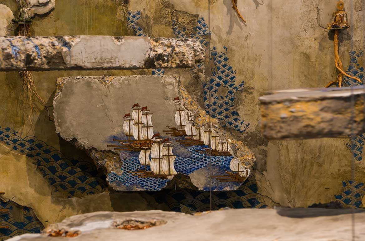 Pannaphan Yodmanee, Thailand b.1988 / In the aftermath 2018 / Found objects, artist-made icons, plaster, resin, concrete, steel, pigment / Site-specific installation, Gallery of Modern Art (GOMA) / Commissioned for ‘The 9th Asia Pacific Triennial of Contemporary Art’ (APT9) / © Pannaphan Yodmanee / Courtesy: The artist and Yavuz Gallery, Singapore