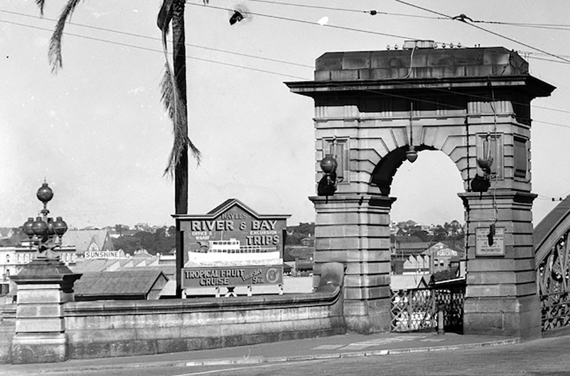 William Arthur Jones (Photographer) / Office and wharf signage for ‘Hayles River & Bay Excursion Trips’ at North Quay c.1950s / 99184250441202061 / Courtesy: John Oxley Library, State Library of Queensland, Brisbane