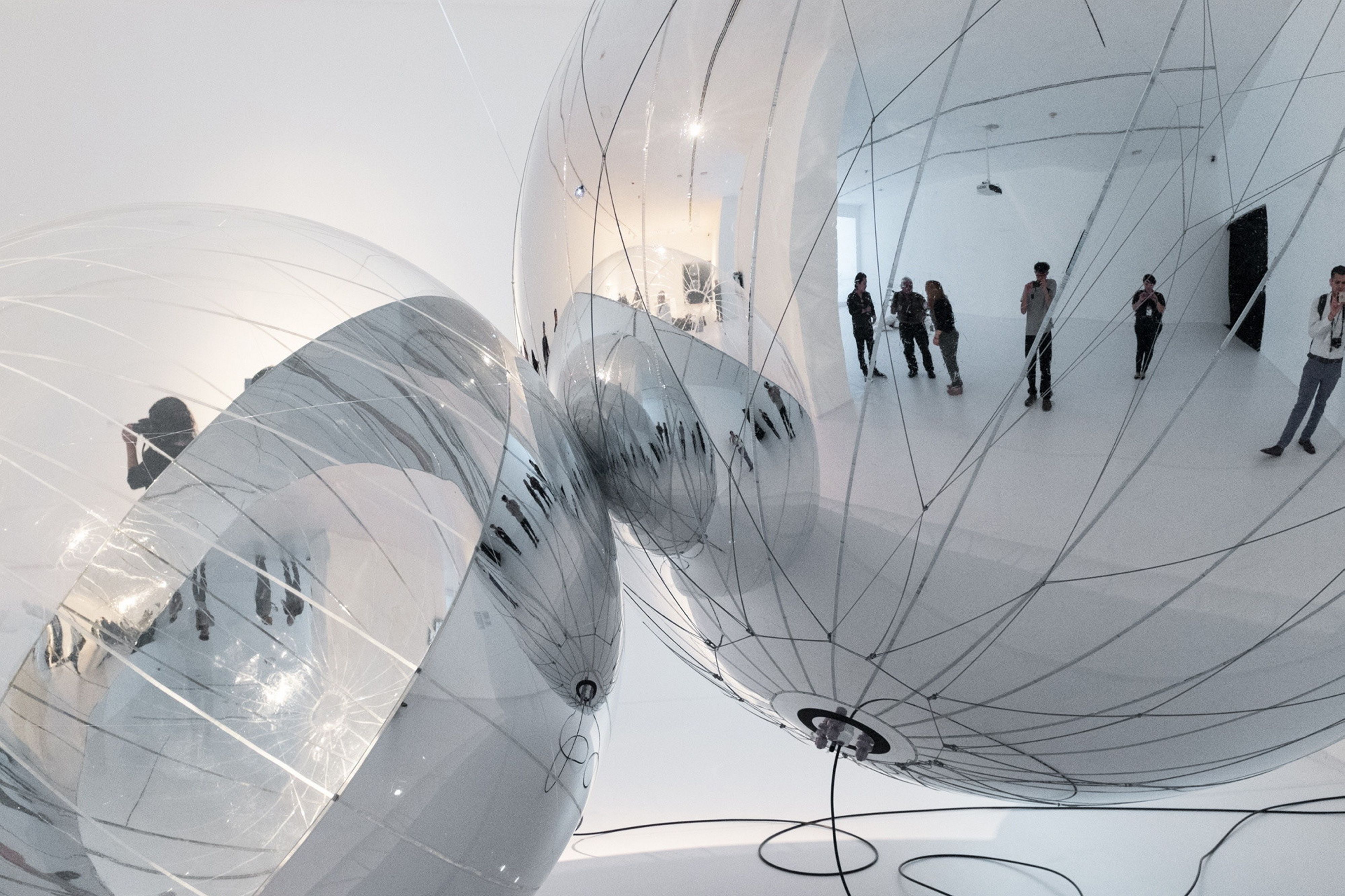 Tomás Saraceno / Aerocene 2 and Aerocene 1.2 2016 (installation view, ‘163,000 Light Years’, Museo de Arte Contemporáneo de Monterrey 2016) /Courtesy: Tomás Saraceno /Photograph: Studio Tomás Saraceno