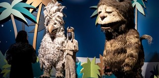 Spike Jonze (director), United States b.1969; Jim Henson’s Creature Shop (designer), United States est. 1979 / Costumes from Where the Wild Things Are 2009, installation view ‘Fairy Tales’, Gallery of Modern Art (GOMA) Brisbane 2023 / ‘Douglas’ animatronic costume: Synthetic fur, synthetic hide, synthetic feathers, acrylic, cotton, latex, foam, polystyrene, nylon, fibreglass, lycra, polyvinyl chloride, speakers, animatronic power cables, plugs, fans, gyrostabiliser, cameras, video monitor; 260 x 96.5 x 96.5cm / ‘Max’ costume: Synthetic fur, resin, plastic, metal, wire; 170 x 45.7 x 45.7cm / ‘Carol’ animatronic costume: Synthetic fur, synthetic hide, synthetic feathers, acrylic, cotton, latex, foam, polystyrene, nylon, lycra, polyvinyl chloride, speakers, animatronic power cables, plugs, fans, gyrostabiliser, cameras, video monitor; 267 x 119.5 x 99cm / Collection: Warner Brothers Archives, Los Angeles / © Warner Bros. Entertainment Inc. All Rights Reserved / Photograph: C Callistemon © QAGOMA