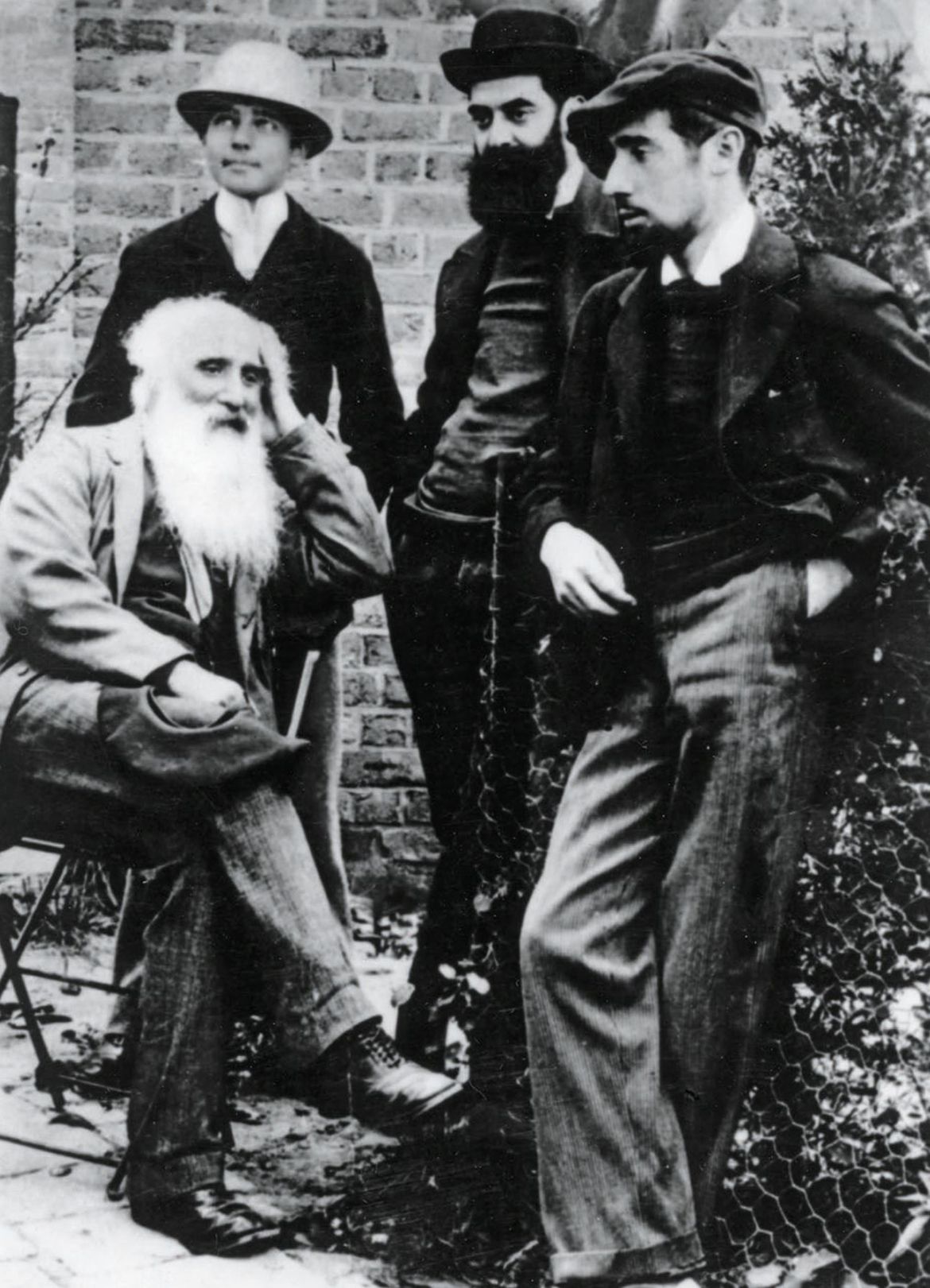 Camille Pissarro with his sons Ludovic-Rodolphe, Lucien (middle) and Félix, c.1893 / Courtesy: Musée Pissarro Archives, Pontoise