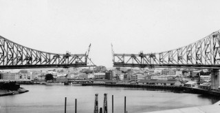 Construction of the Story Bridge, 16 October 1939 / 99183874777702061 / Courtesy: John Oxley Library, State Library of Queensland, Brisbane