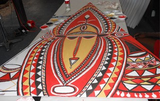 Painting for Korumbo (Spirit house), February 2012 | Photograph: Kevin Apsepa / Photograph: © QAGOMA