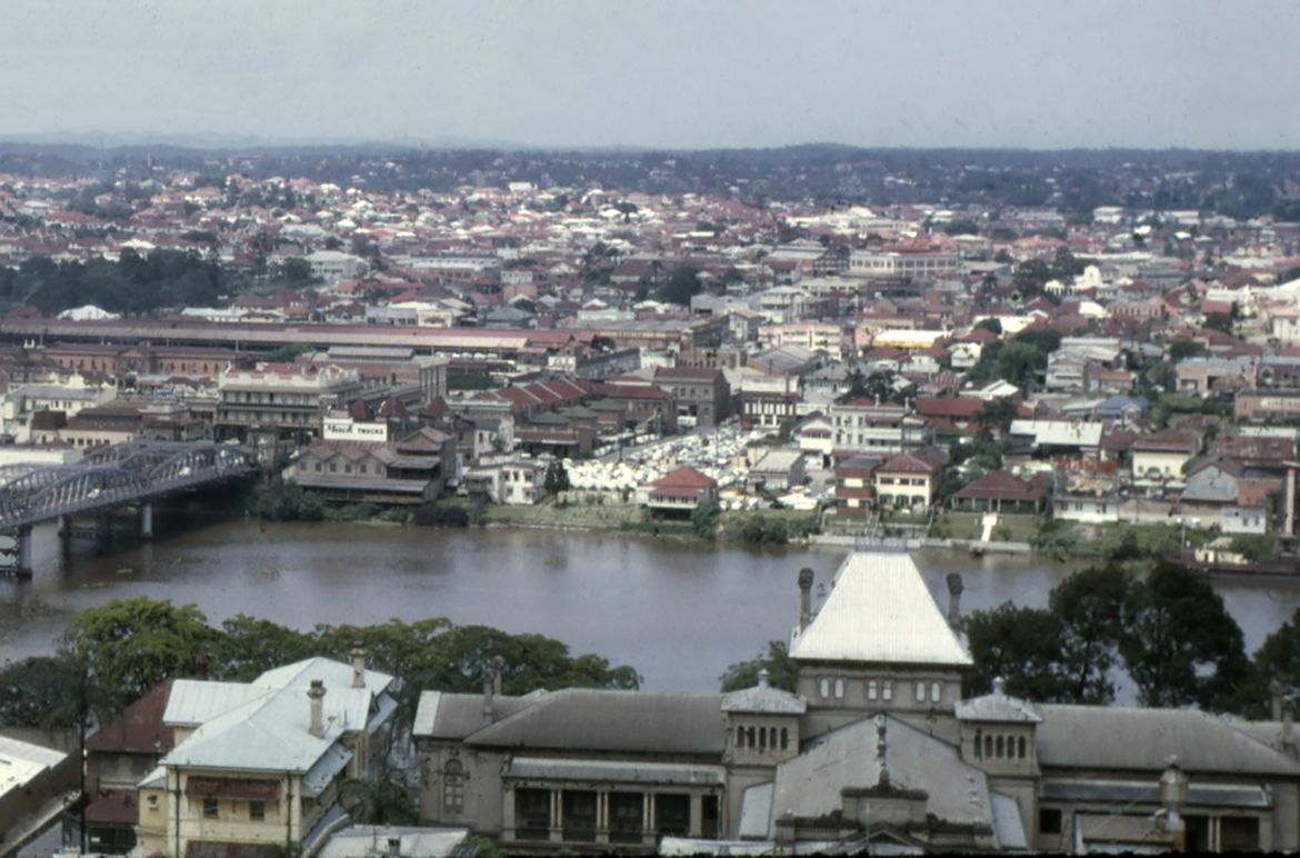View from Brisbane’s Central Business District towards South Brisbane with the Supreme Court Building in the right foreground, c.1960 / 6668-0001-0005 / Image courtesy: John Oxley Library, State Library of Queensland, Brisbane
