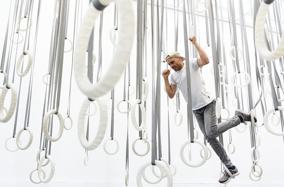 William Forsythe, United States, b.1949 / The Fact of Matter 2009 / Polycarbonate rings, polyester
belts, and steel rigging / Courtesy: The artist, Gagosian Gallery, New York, Forsythe Productions, Berlin / The development and international exhibition of Choreographic Objects by William Forsythe is made possible with the generous support of Susanne Klatten / © and image courtesy: William Forsythe / Photograph: Chloë
Callistemon © QAGOMA