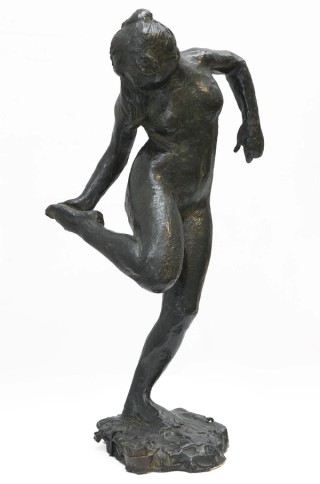 Edgar Degas, France 1834-1917 / Danseuse regardant la plante de son pied droit, quatrième étude (Dancer looking at the sole of her right foot, fourth study) c.1882-1900, cast before 1954 / Bronze, dark brown and green patina / 46.2 x 25 x 18cm / Gift of Philip Bacon AM, in memory of Margaret Olley AC, through the QAG Foundation 2012. Donated through the Australian Government’s Cultural Gifts Program / Collection: Queensland Art Gallery | Gallery of Modern Art