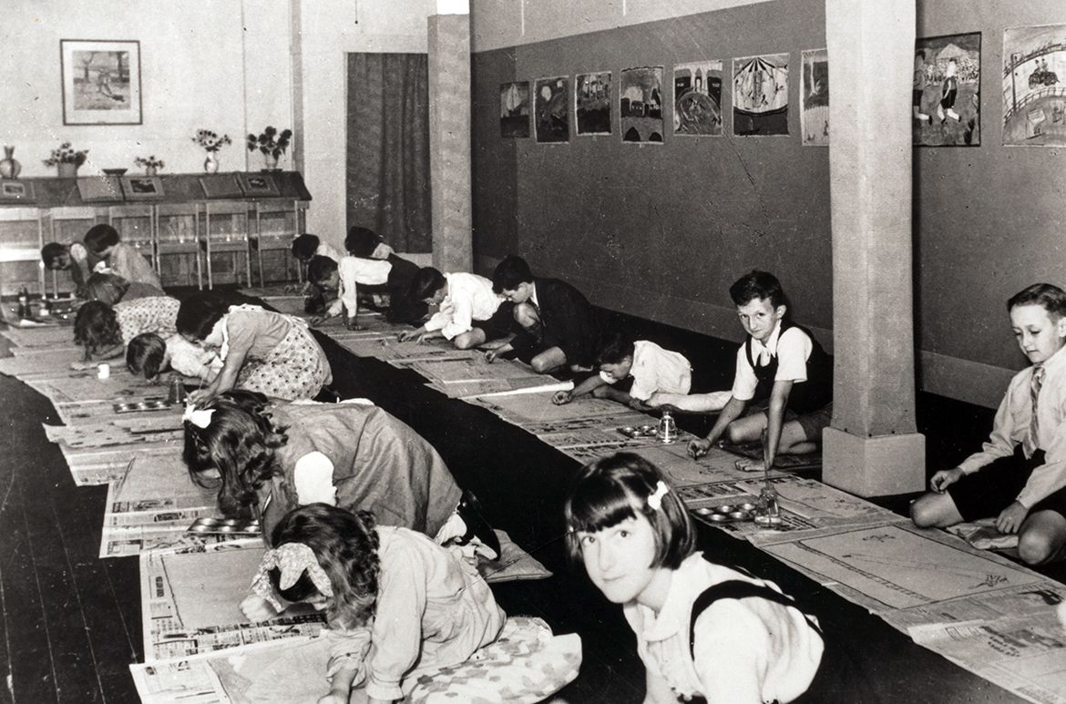 A Queensland Art Gallery Child Art Scholarship class, c.1940s / Collection: QAGOMA Research Library