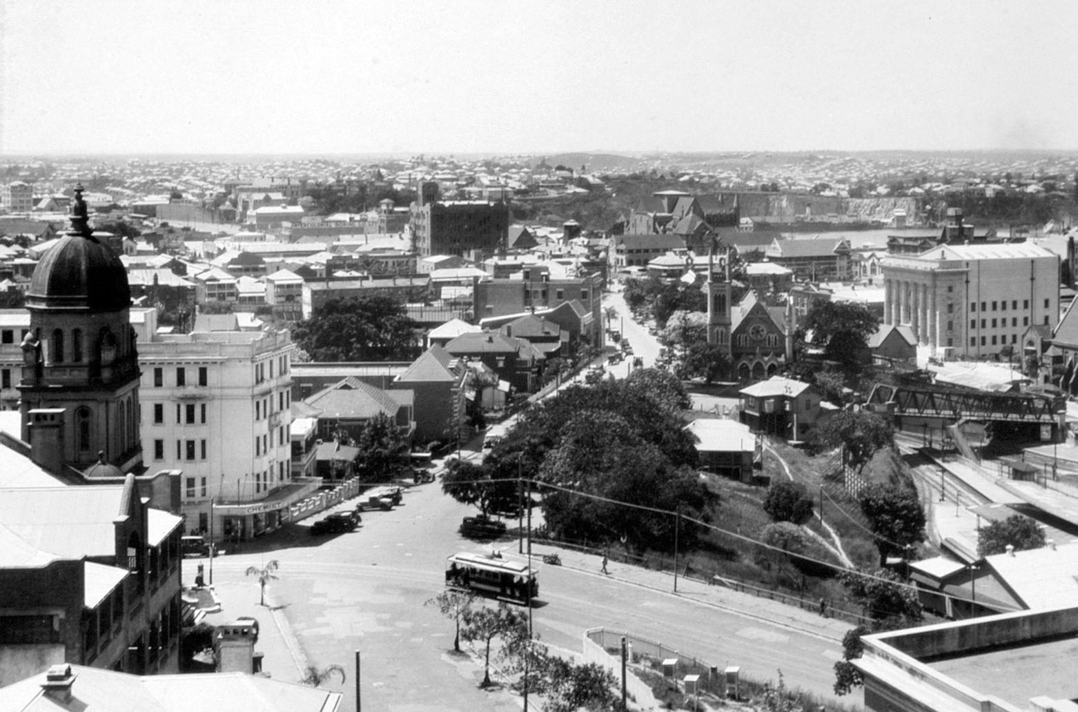 Wickham House, Wickham Terrace, 1930 / ITM1007271 / Courtesy: Queensland State Archives