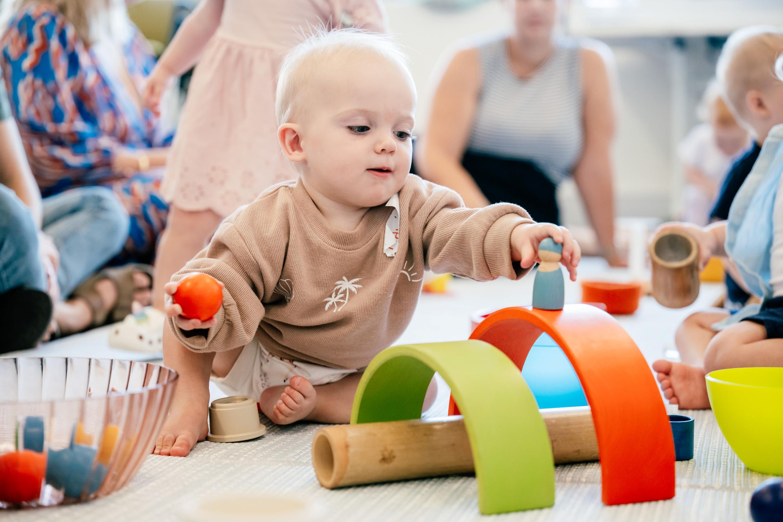 Loose parts play at Art Play Date, 2025 / Photo by J Ruckli / ©QAGOMA 