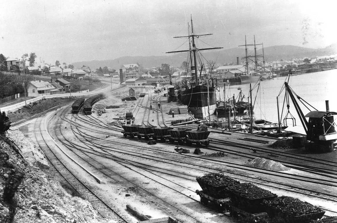 Coal Wharves at South Brisbane / Resource Identifier BCC-C120-13343 / Courtesy: Brisbane Images, Brisbane City Council.