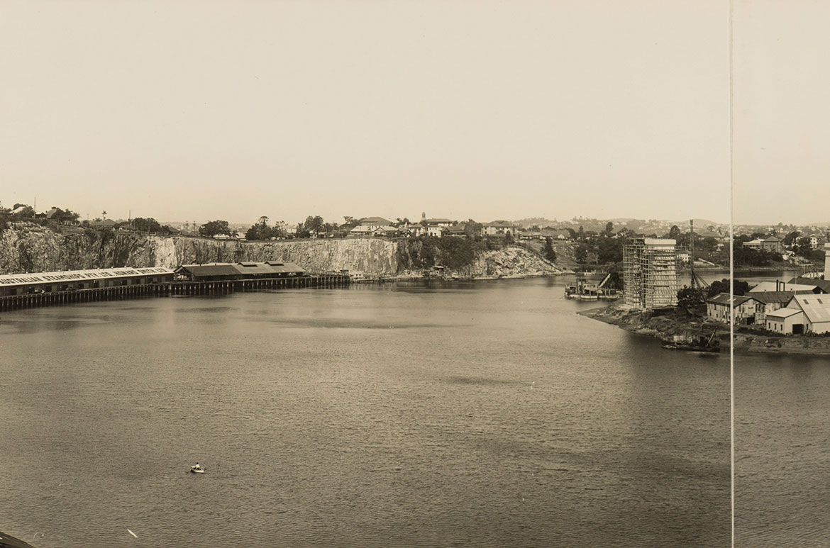 Panorama showing the main northern pier being constructed 1938 / Image number: 6377-0003-0084 / Courtesy State Library of Queensland, Brisbane