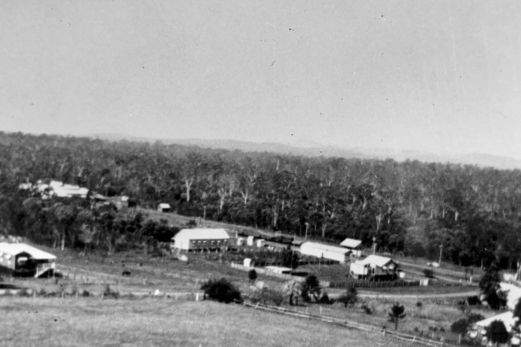 Similar view across Kingston Estate toward the Kingston Railway Station (centre), 1925 / Courtesy: John Oxley Library, State Library of Queensland, Brisbane