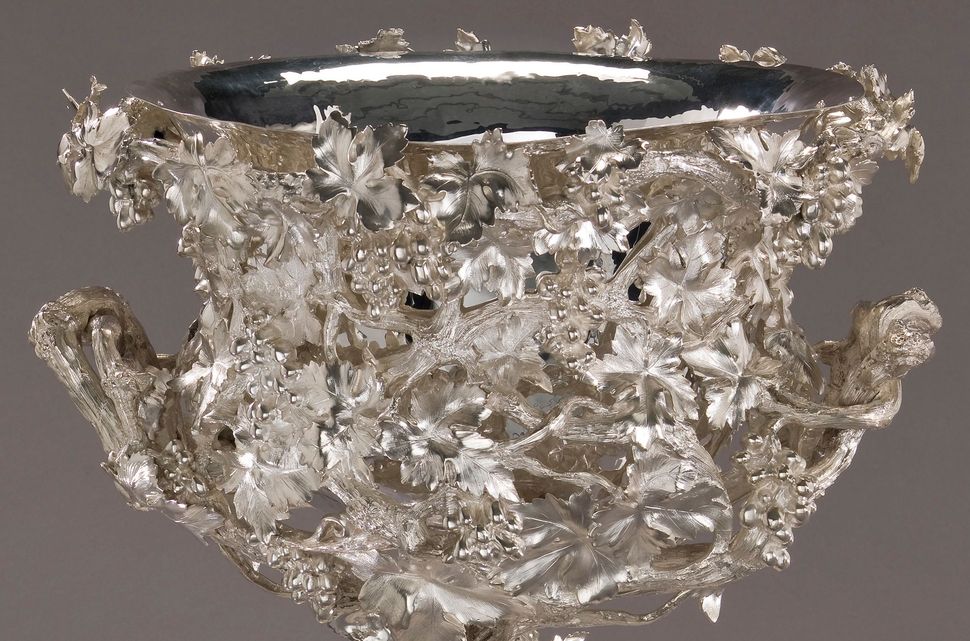 Hunt & Roskell, England 1843–97 / Presentation vase (detail) 1864 / Sterling silver, cast and chased, with silver-plated insert / 53 x 42cm (diam.); weight: 10.1kg / Purchased 2009 with funds raised through the QAG Foundation 30th Anniversary Appeal / Collection: Queensland Art Gallery | Gallery of Modern Art