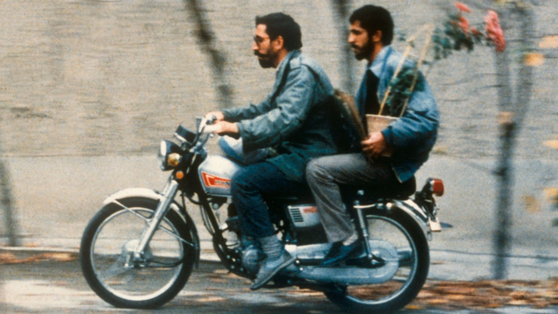 Production still from Close-Up 1990 / Director: Abbas Kiarostami / Image courtesy: Celluloid Dreams