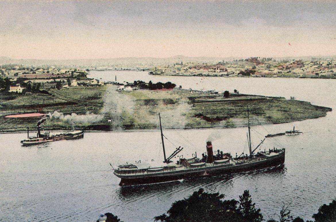 ‘Bulimba House’ (far left) and Bulimba reach looking toward Teneriffe c.1907 / 99183513098902061 / Courtesy: John Oxley Library, State Library of Queensland, Brisbane