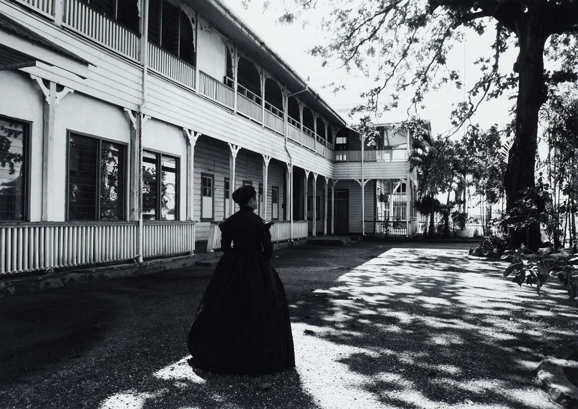 Yuki Kihara, Samoa b.1975 / Old Courthouse, Apia (from ‘Where do we come from? What are we? Where are we going?’ series) 2013 / Type C photograph on Fuji Crystal Archive photographic paper mounted on aluminium Dibond / 79.5 x 104cm / Purchased 2015 with funds from Mary-Jeanne Hutchinson through the QAGOMA Foundation / Collection: Queensland Art Gallery | Gallery of Modern Art / © Yuki Kihara
