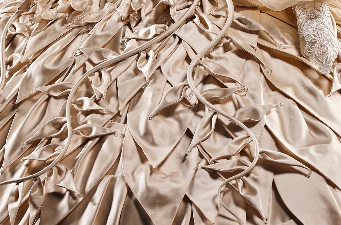 Tarsem Singh (Director), India/United States b.1961 / Eiko Ishioka (Designer), Japan 1938–2012 / Carelli Costumes (Costumier), United States est. 1982 / ‘Cream wedding dress’ costume / Collection: The Academy Museum of Motion Pictures, Los Angeles