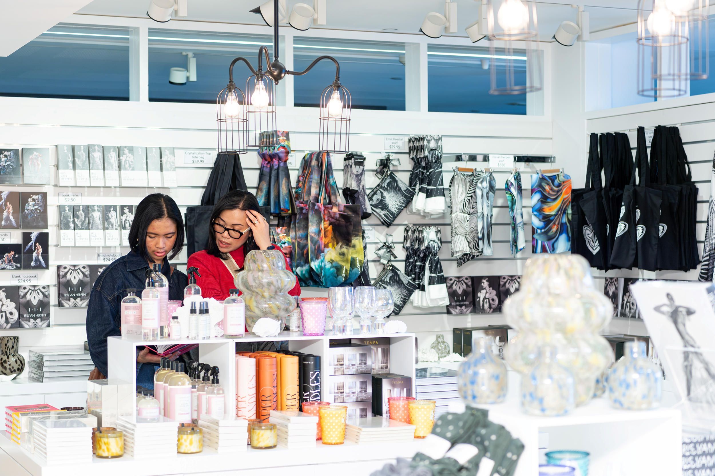 Foyer Store / June, 2024 / Gallery of Modern Art, Brisbane / Photography: C. Callistemon, QAGOMA 