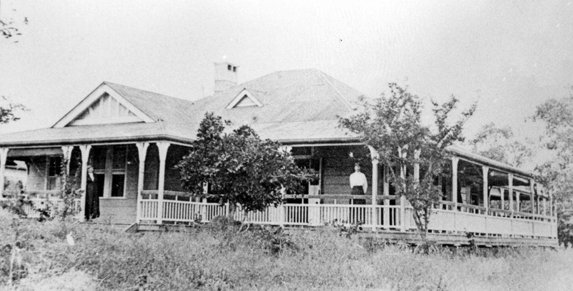 Balgownie homestead 1917 / 99183508009502061 / Image courtesy: John Oxley Library, State Library of Queensland, Brisbane